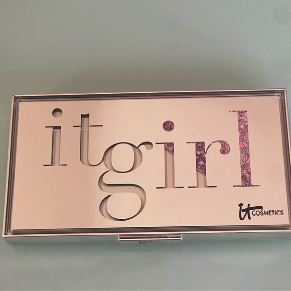 IT COSMETICS IT Girl Palette Vol. 2Palette of Eye Shadows & Blush Rare Limited